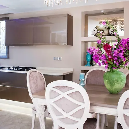 Important Group Bd417 - Reeza Villa *